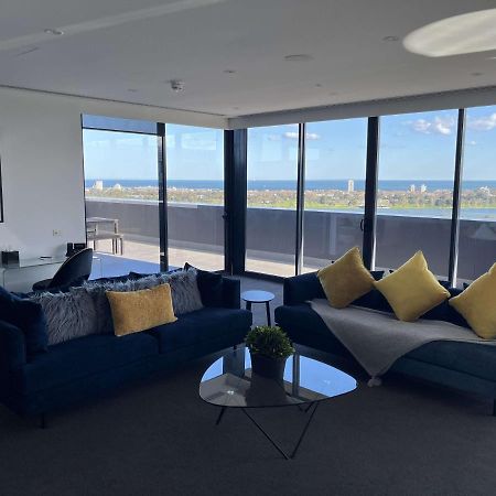 The Kinson Melbourne Exterior foto The living room of a three-bedroom apartment at The Beacon