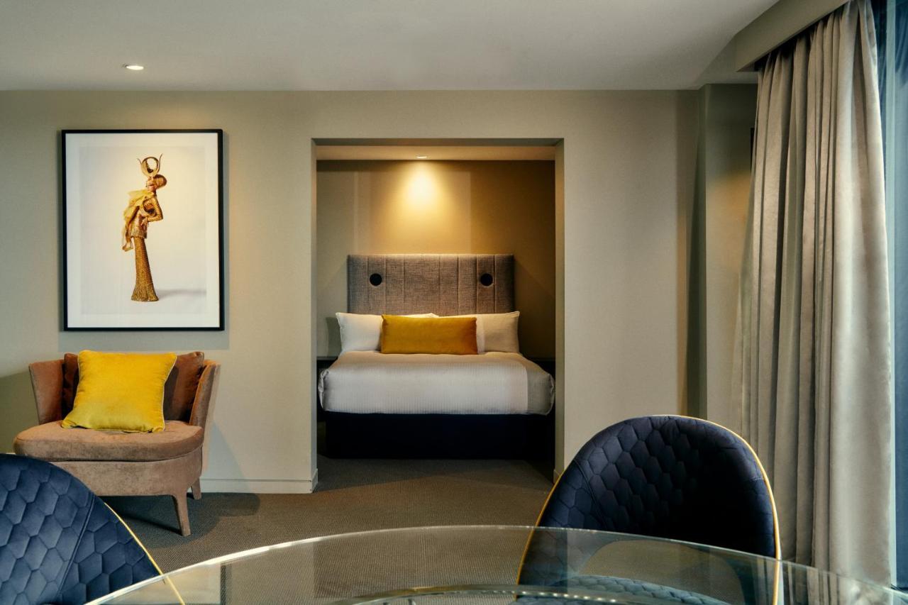 The Kinson Melbourne Exterior foto A suite at the hotel