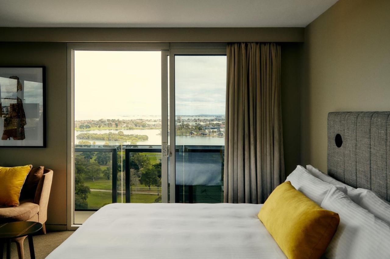 The Kinson Melbourne Exterior foto A room at the hotel