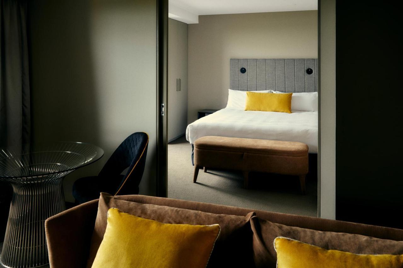 The Kinson Melbourne Exterior foto A suite at the hotel